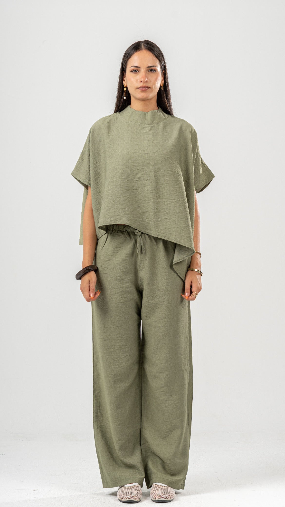 Asymmetrical set