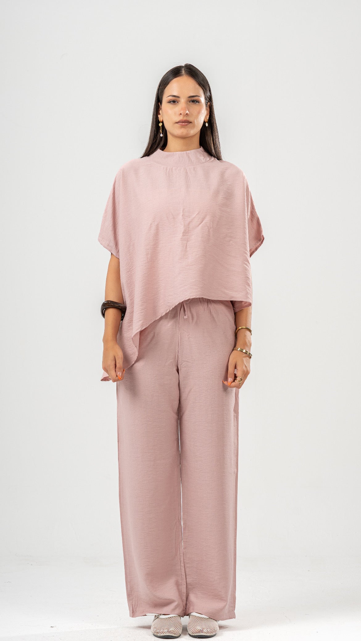 Asymmetrical set