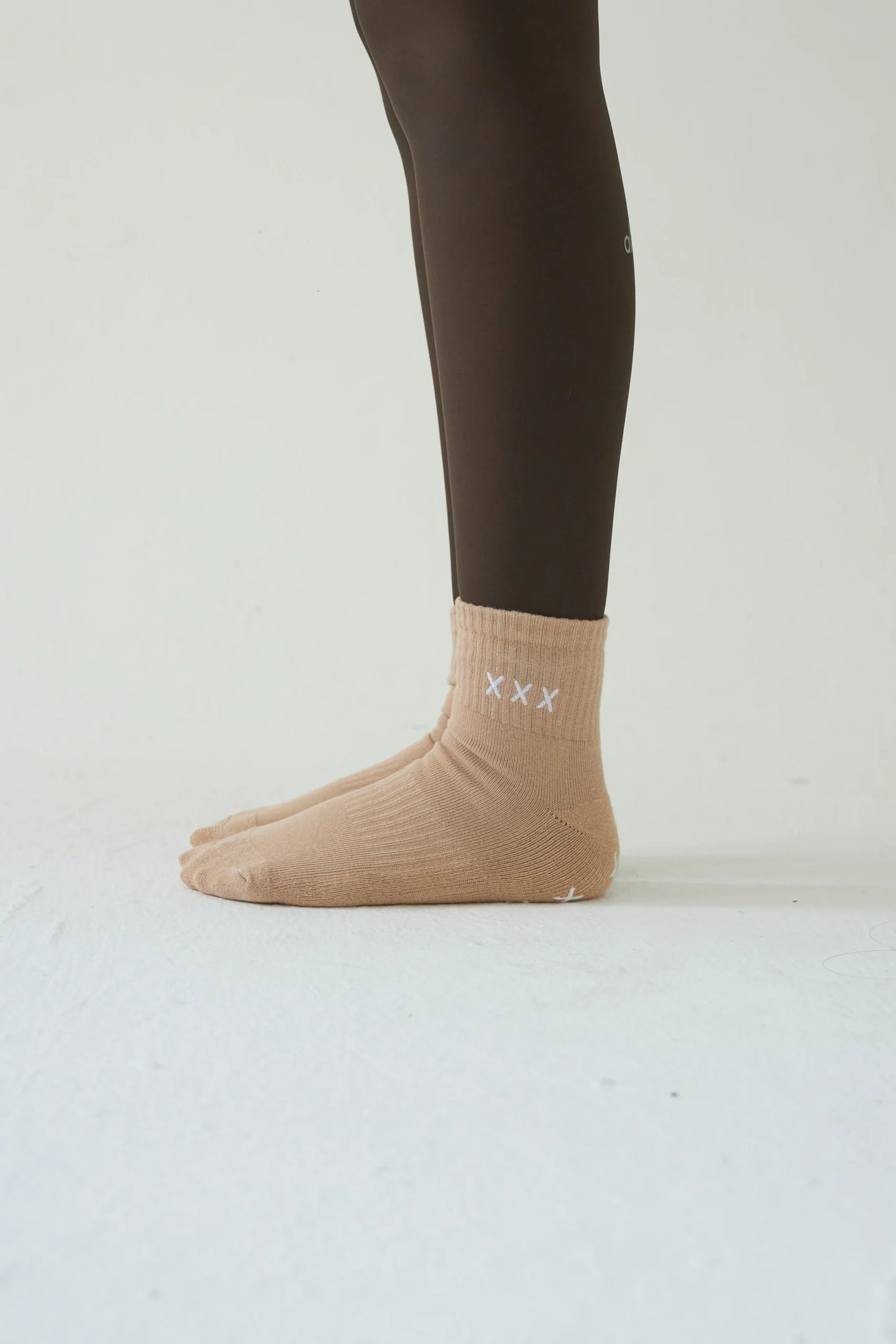Beige classic mad grip socks