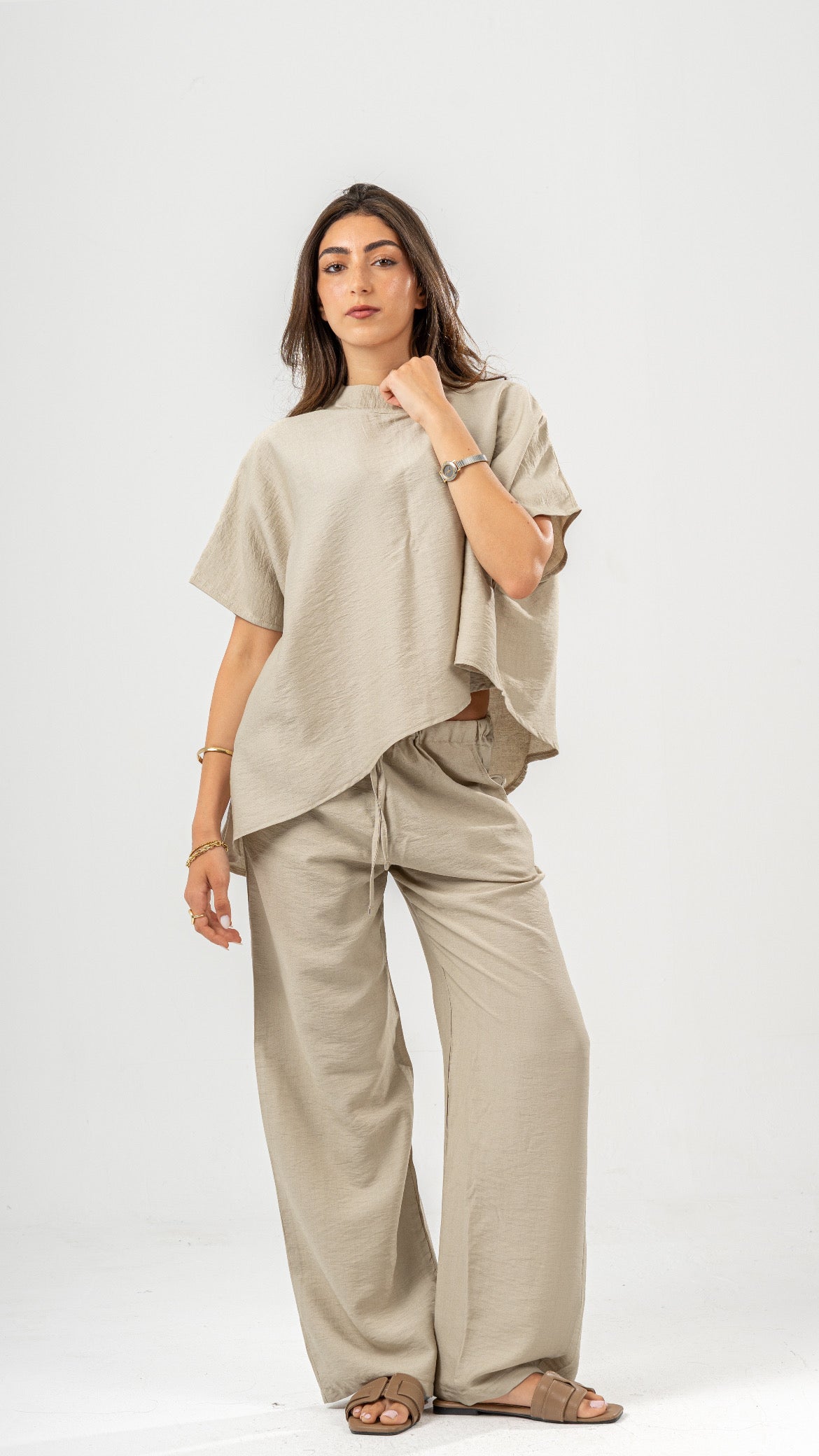 Asymmetrical set