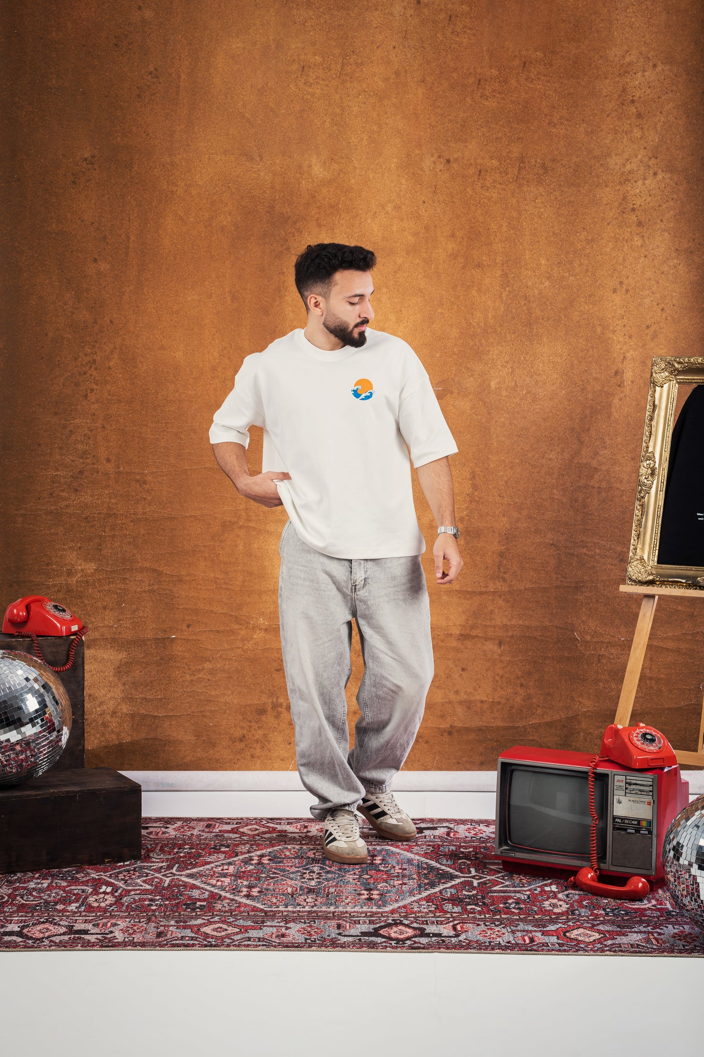 RW White Boxy-TEE "THINK RETRO"