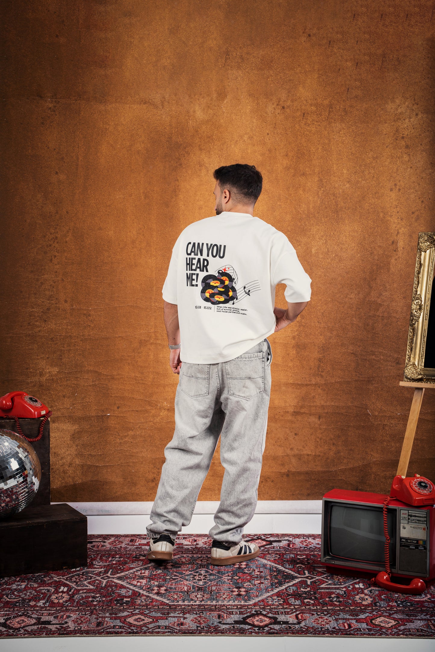 RW White Boxy-TEE "CAN YOU HEAR ME"