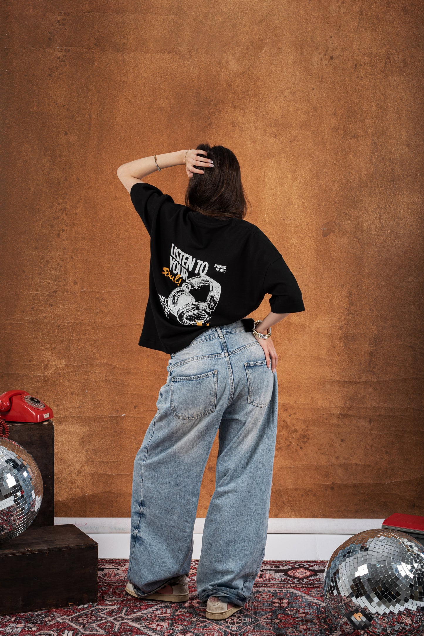 RW Black Boxy-TEE "LISTEN TO YOUR SOUL"