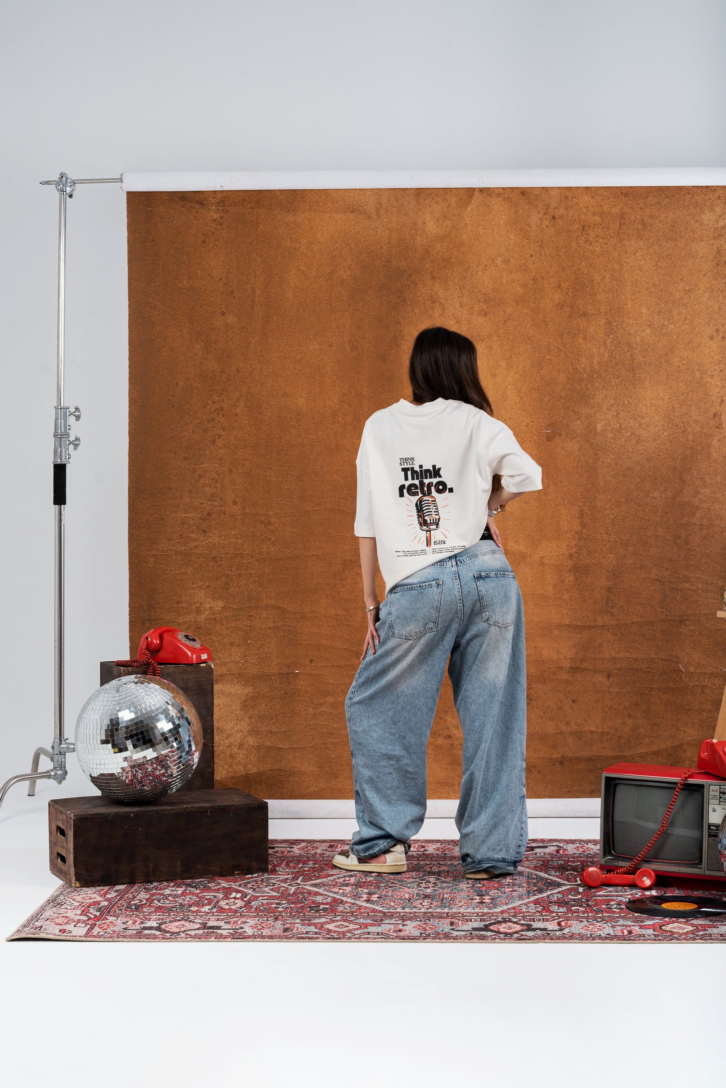 RW White Boxy-TEE "THINK RETRO"
