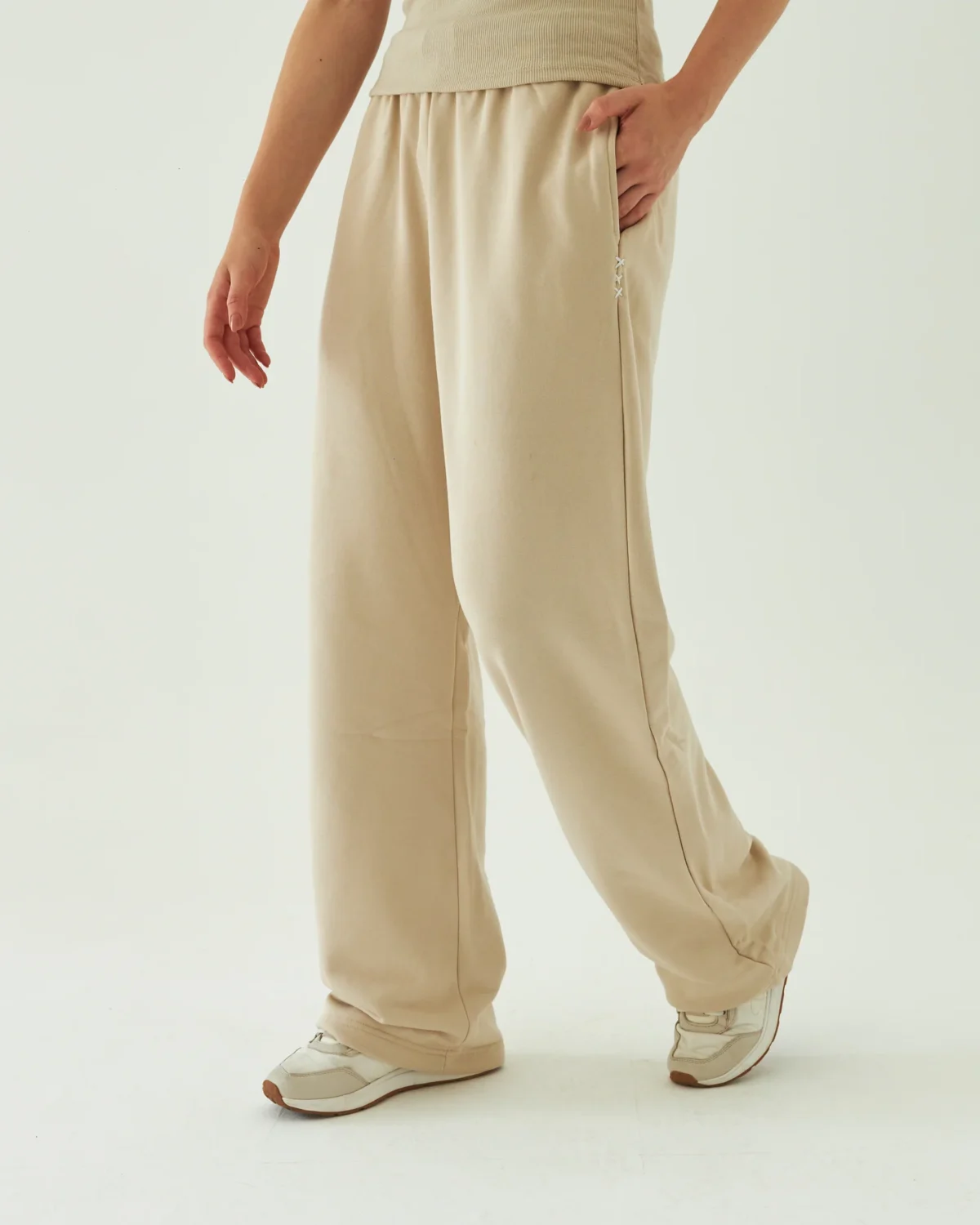THE FLARED SWEATS - Image 4